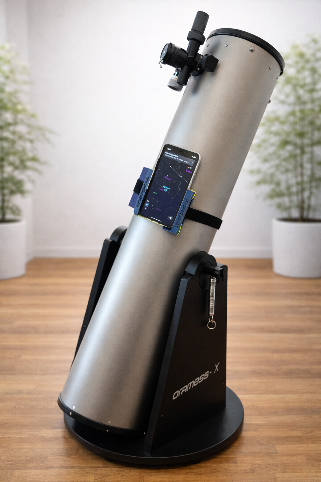 Mount with phone on tilted Dobson